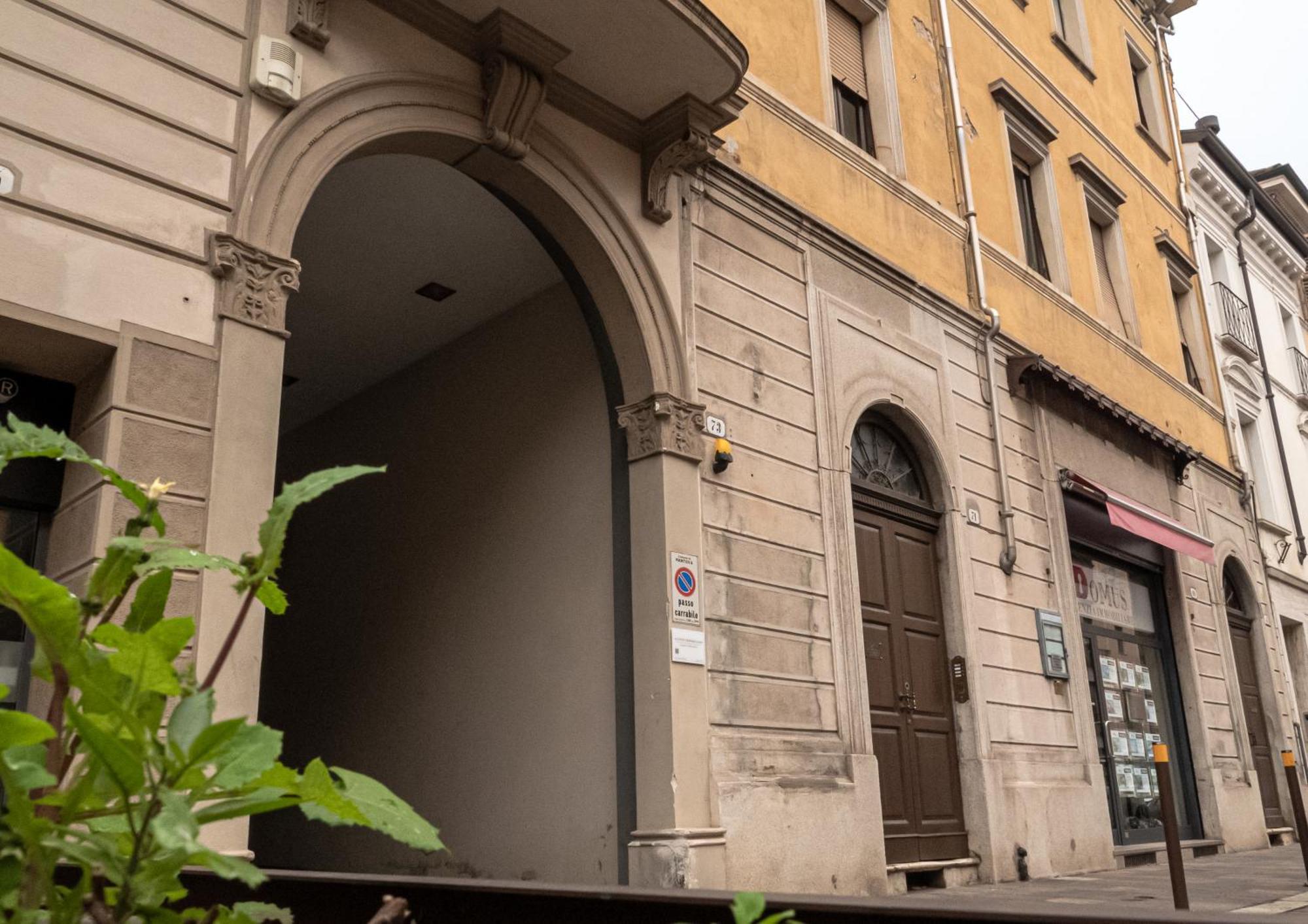 Maison Blanche: Appartamento Elegante Con Parcheggio Privato 曼托瓦 外观 照片